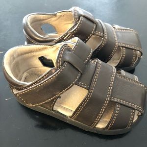 Stride Rite Fisherman Sandals ✨